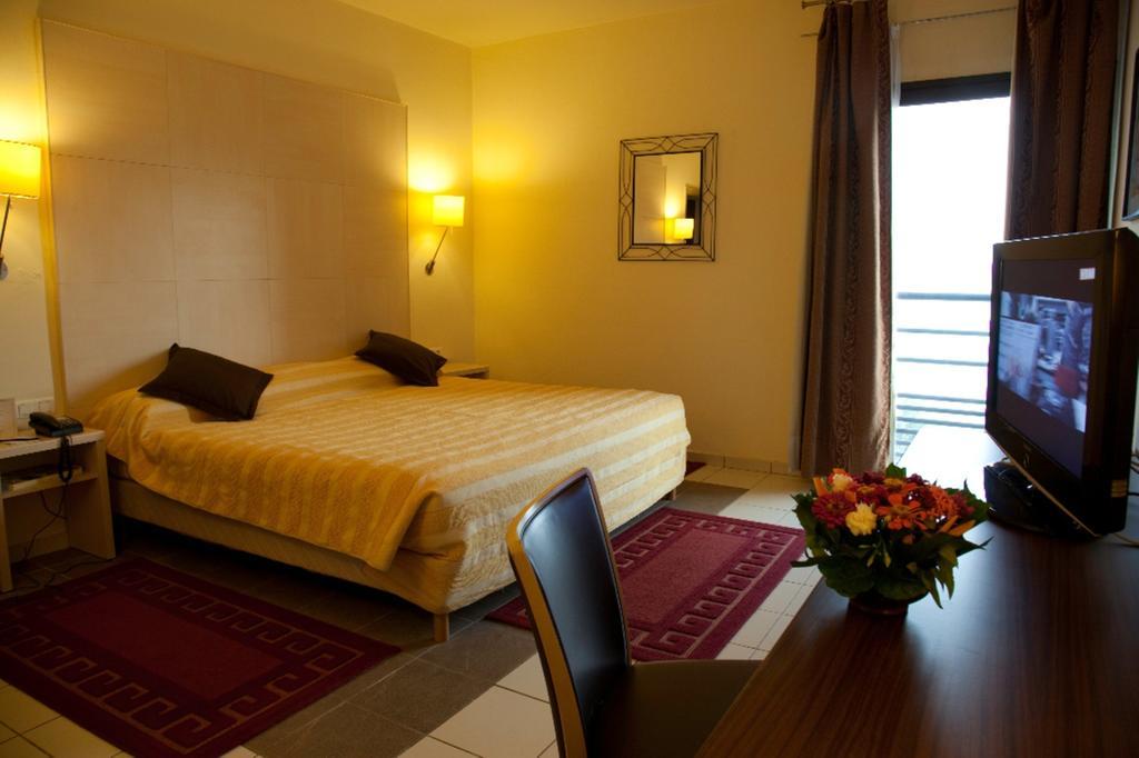 Hotel El Farouk Бамако Экстерьер фото