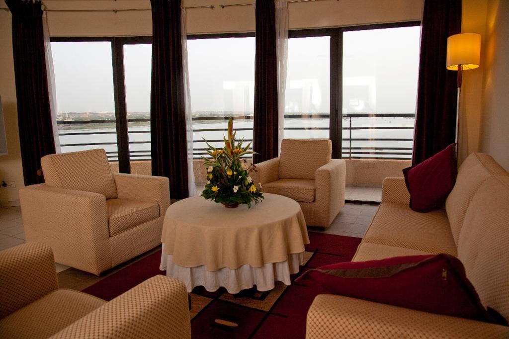 Hotel El Farouk Бамако Экстерьер фото