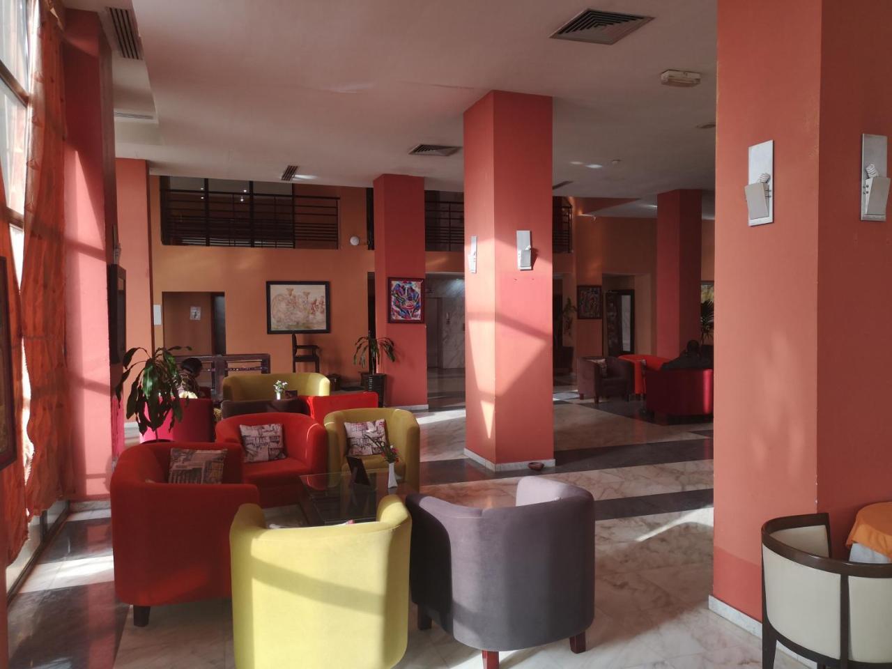 Hotel El Farouk Бамако Экстерьер фото